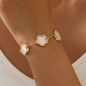 Lucky Clover Ladies' Bracelet With Rhinestones